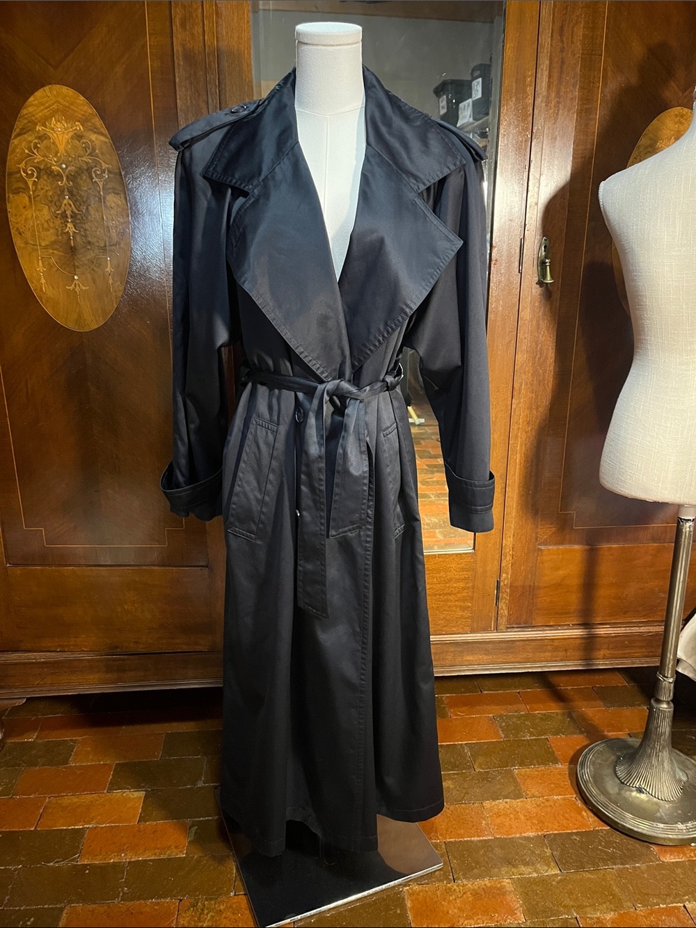 EVAN PICONE trenchcoat midnight blue size MEDIUM 8/10 polyester 3377